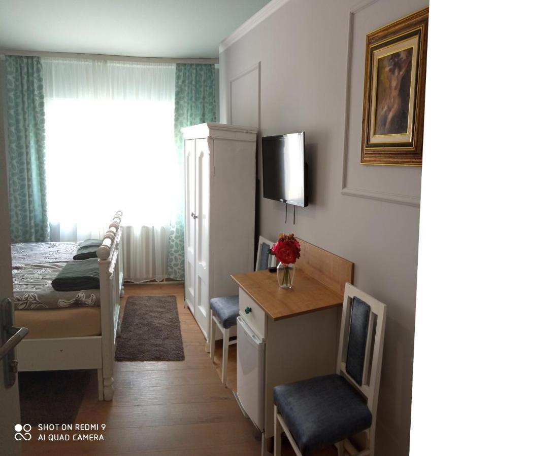 Villa Lucia - Apartments&Rooms Slavonski Brod Exterior photo